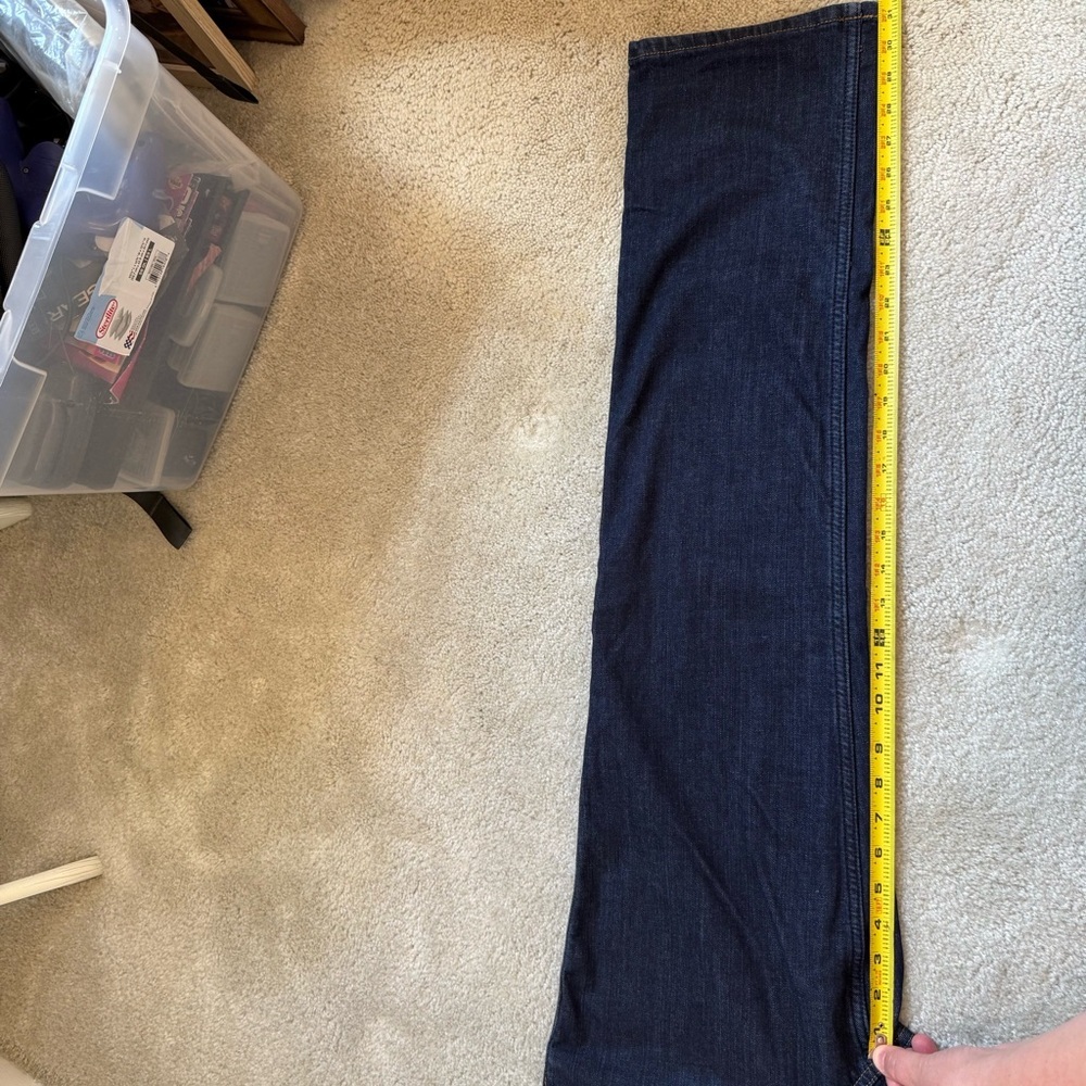 Carhartt Women’s Original Fit Flannel Lined Jeans Size 8 Straight Leg Dark Wash - Picture 9 of 11